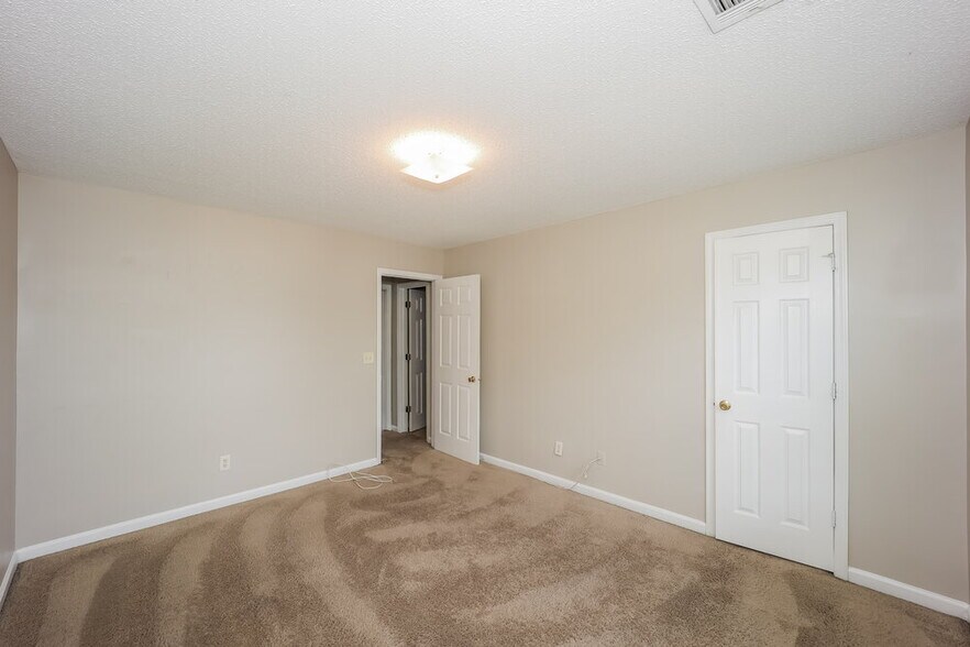 Building Photo - 2222 Tuley Dr