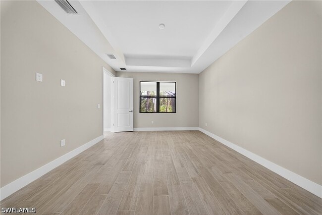 Building Photo - 1206 Moore Ave