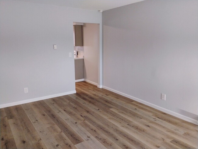 Building Photo - Emma Parkway Townhomes