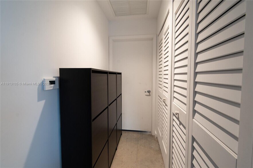 Building Photo - 151 SE 1st St