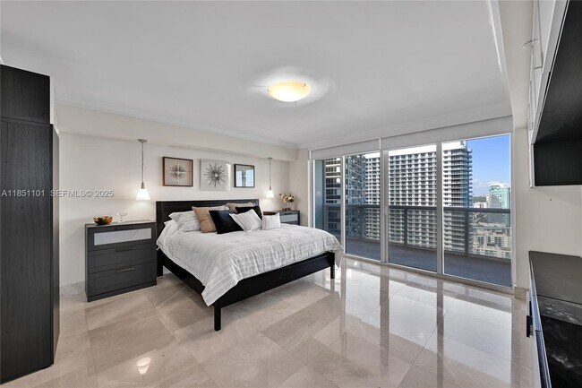 Building Photo - 1830 S Ocean Dr