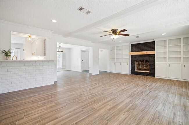 Building Photo - 5503 Oakhaven Ln