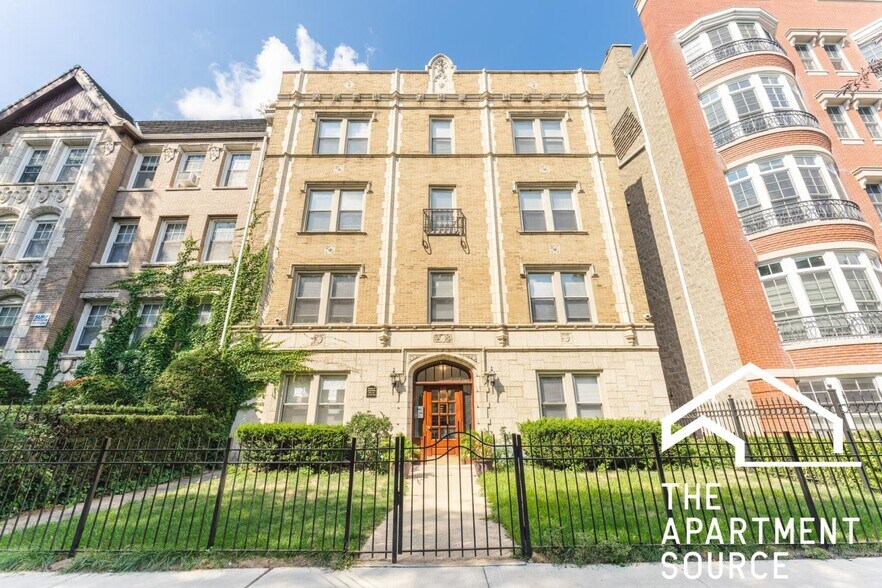 Building Photo - 640 W Wrightwood Ave