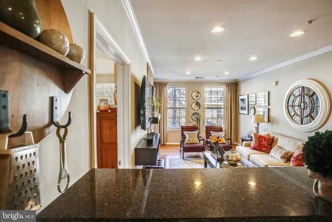 Building Photo - 4951 Brenman Park Dr