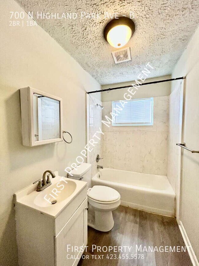 Building Photo - 700 N Highland Park Ave