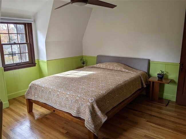 Building Photo - 275 S Pierce Rd