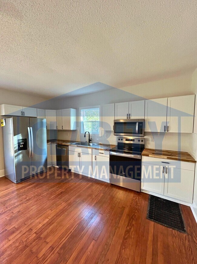 Building Photo - 1417 Tunnel Blvd