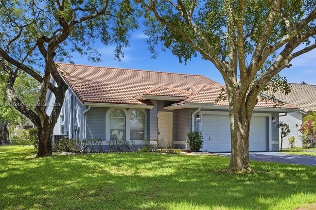 Building Photo - 10633 NW 32nd Ct