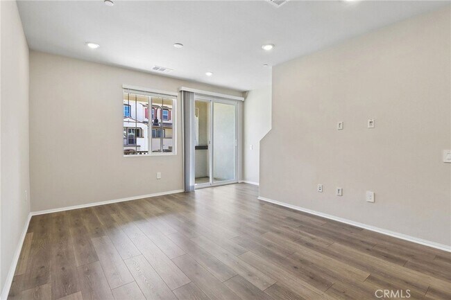 Building Photo - 567 Toledo Way