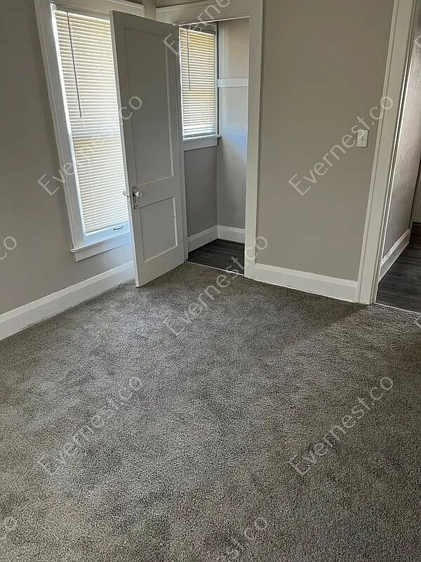 Building Photo - 3962 Woodhaven Dr