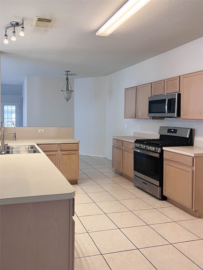 Building Photo - 659 Cypresswood Trce