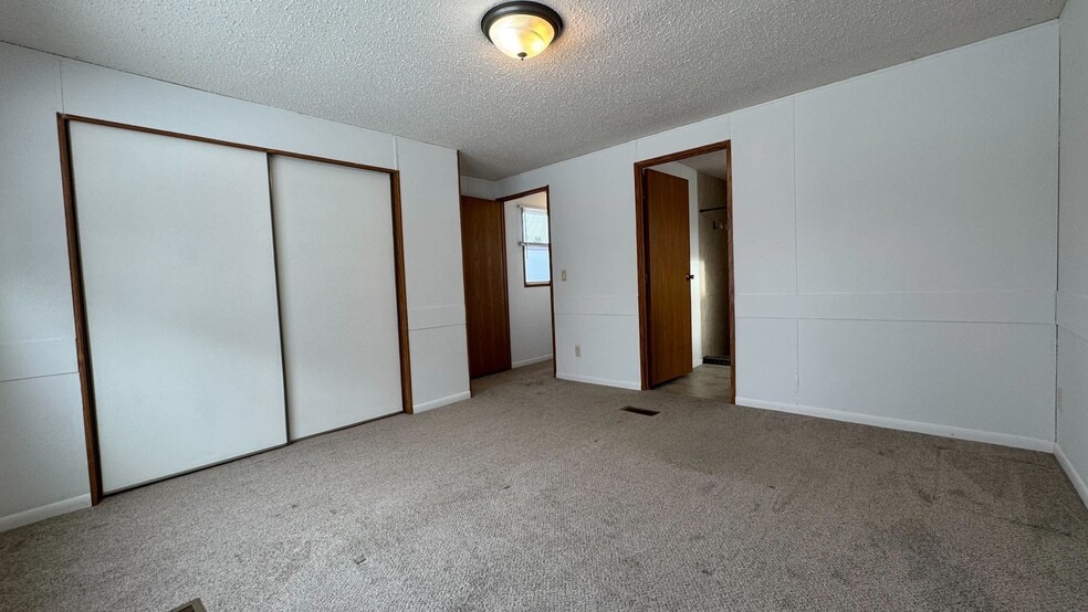 Building Photo - 2004 Falcon Terrace NW