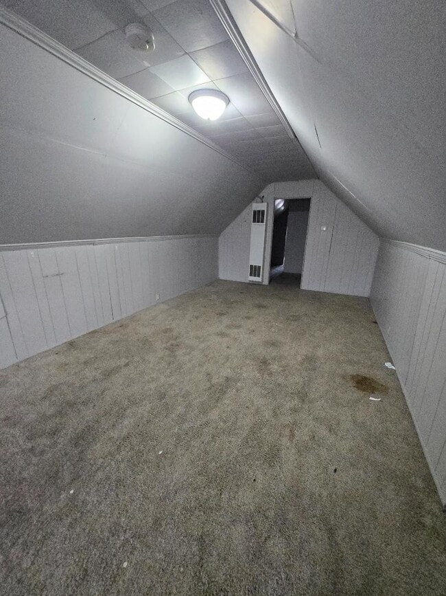Building Photo - 2240 White Oak Ave