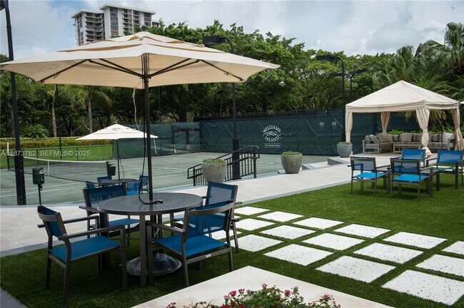 Building Photo - 3000 Island Blvd