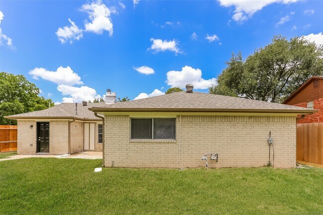 Building Photo - 10402 Sagetree Dr
