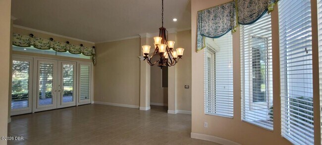 Building Photo - 802 Westwood Dr