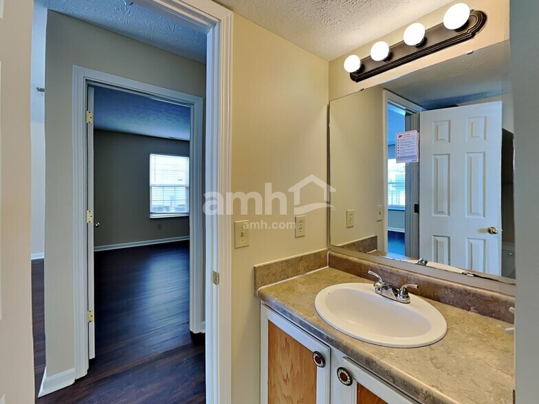 Building Photo - 5838 Twin River Ln