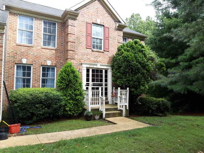 Building Photo - 8218 Birdsong Dr