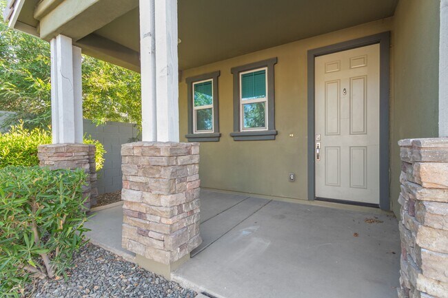 Building Photo - 2327 S Wycliff Cir