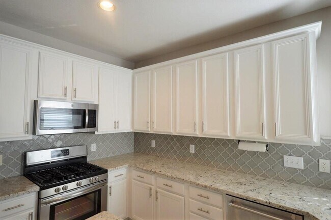 Building Photo - 15603 Tarpon Springs Ct