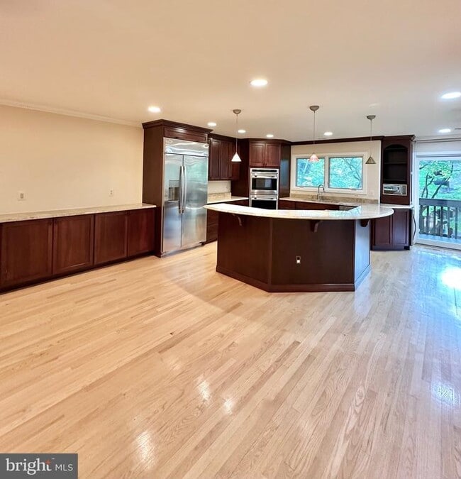 Building Photo - 2021 Lakebreeze Way