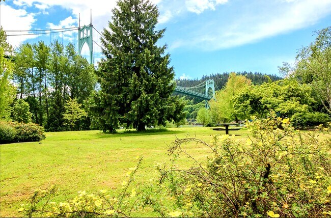 Building Photo - 6625 Amherst N St