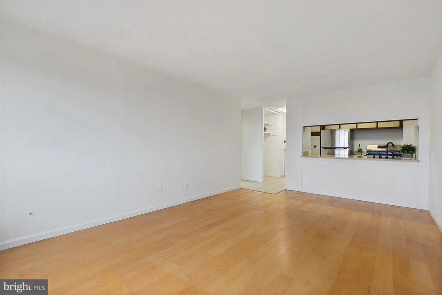 Building Photo - 11801 Rockville Pike