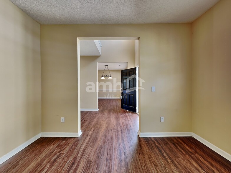 Building Photo - 100 Smokehouse Dr