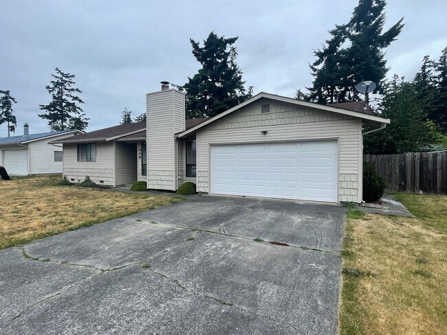 Building Photo - Fantastic 3 Bedroom Home in the heart of T...