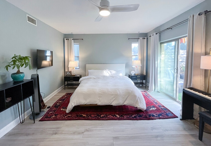 California King bed. All furniture and decor included - 5037 Rosewood Ave