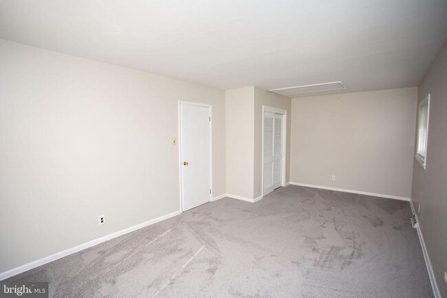 Building Photo - 1016 Eagle Ln