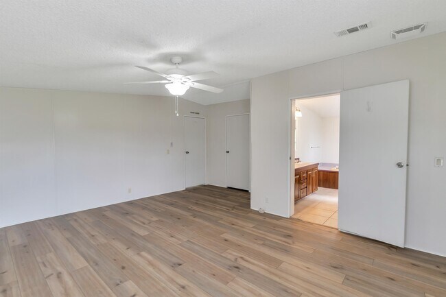 Building Photo - 11466 Rhodine Rd