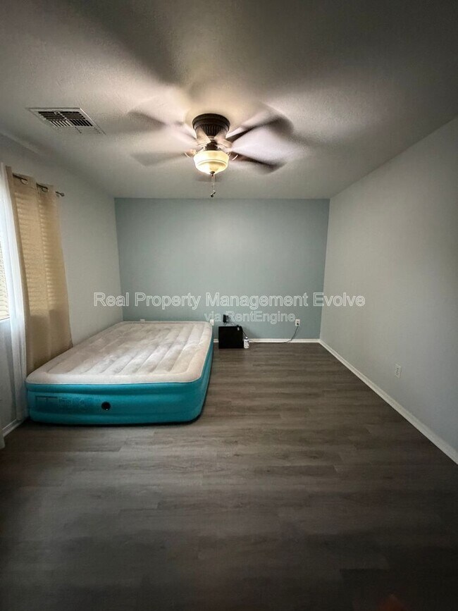 Building Photo - 25067 W Dove Trail