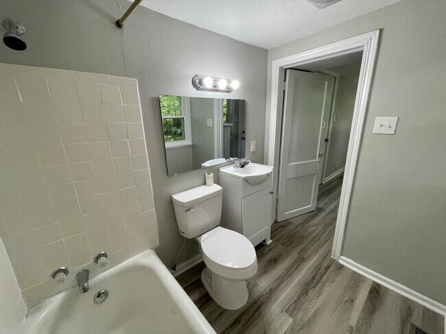 Building Photo - One of a Kind 3 bedroom, 2 bathroom Historic Home in Greensboro!
