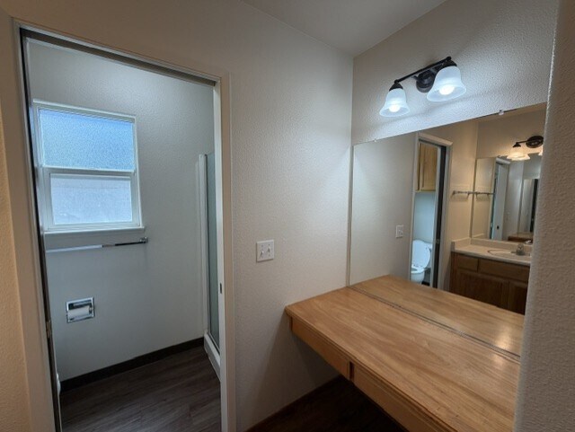 Building Photo - 1332 Glenbrook Way