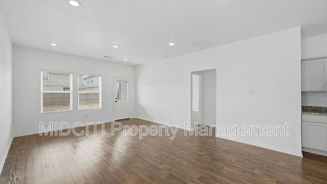 Building Photo - 255 Granary Dr