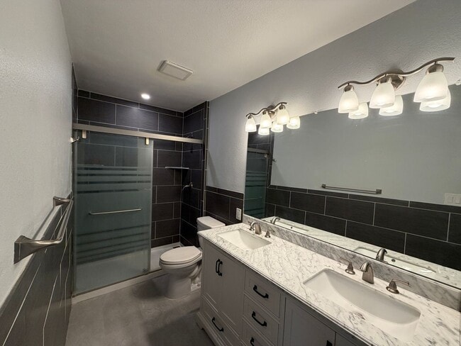 Building Photo - Beautifully Remodeled 3 Bedroom Single Story Home Available Near Golf Course Rd NW & McMahon Blvd...