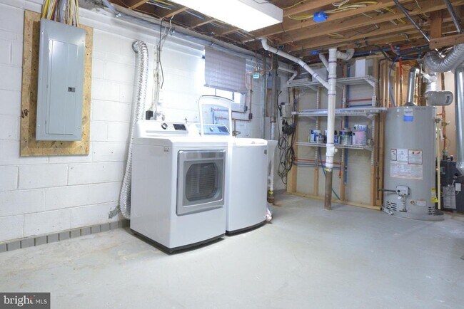 Building Photo - 3817 Ren Rd