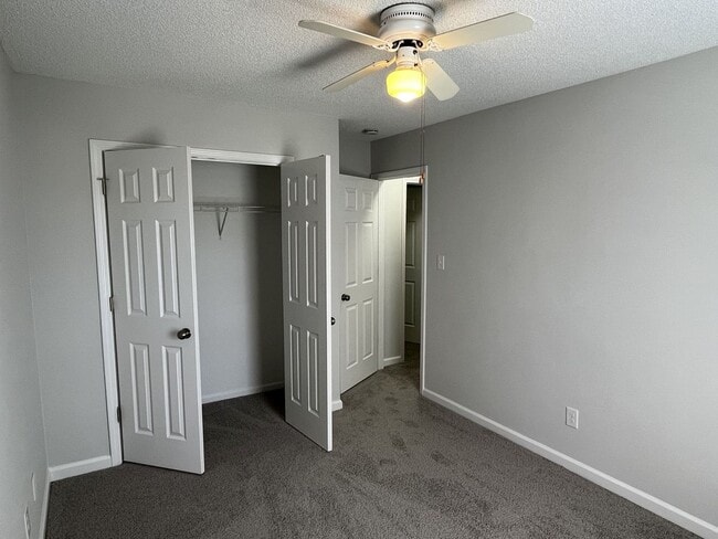Building Photo - Updated 4 Bed Home in North Charlotte