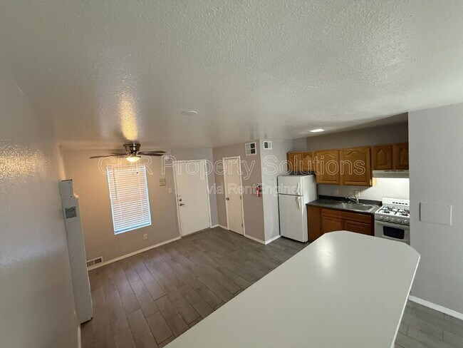 Building Photo - 401 14th St NW