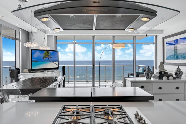 Building Photo - 3737 Collins Ave