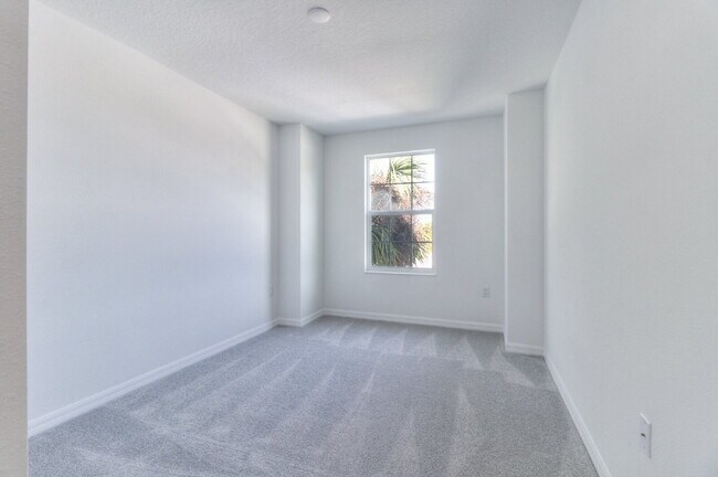 Building Photo - Spacious Two-Story East Tampa Rental Near Parks, Downtown and Major Highways