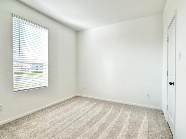 Building Photo - 2524 Lago Costa Dr