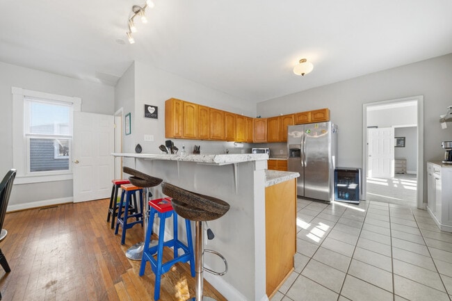 Building Photo - 146 W Seaview Ave