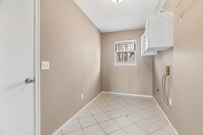 Building Photo - 513 River Bend Estates Dr