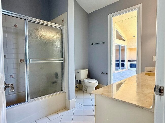 Building Photo - 400 Corsair Dr