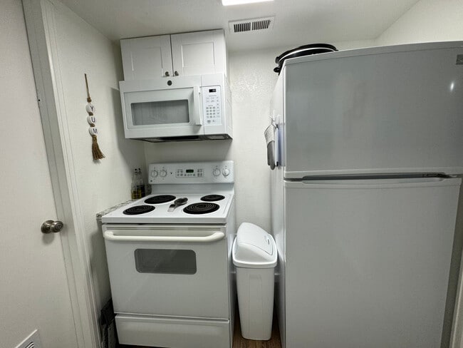 Building Photo - 7650 Conifer Dr