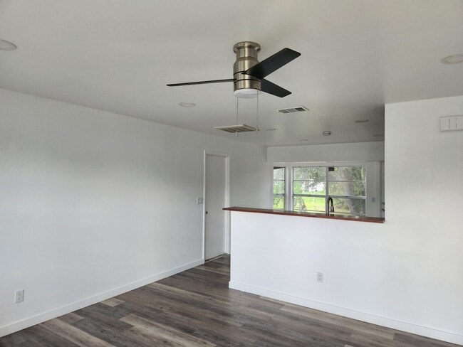 Building Photo - 6143 Hester Ave