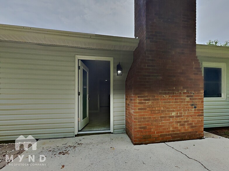 Building Photo - 526 Stratford Rd