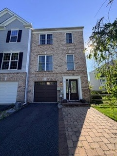 Building Photo - 8 Crenshaw Ct